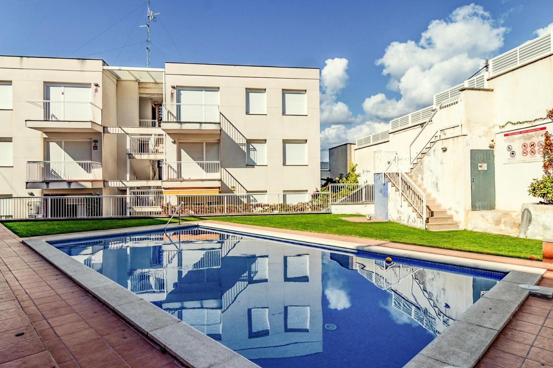 Cau Del Llop 691 Apto Con Piscina Comunitario